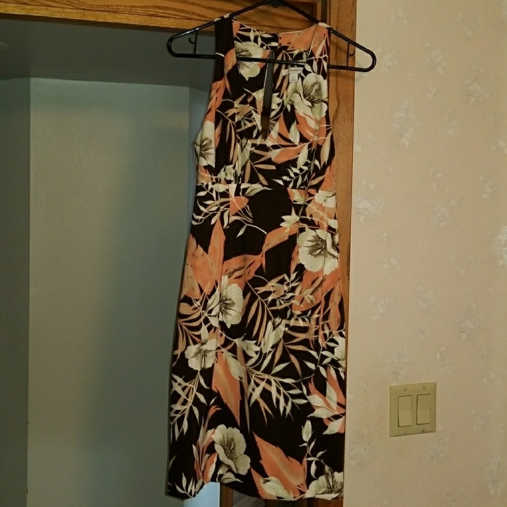 Women's knee-length dress